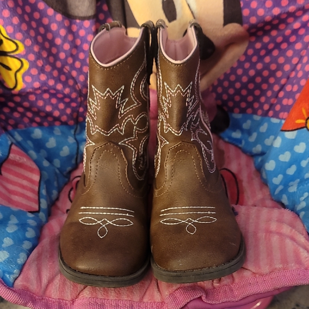 Chic Brown Boots with Pink Interior